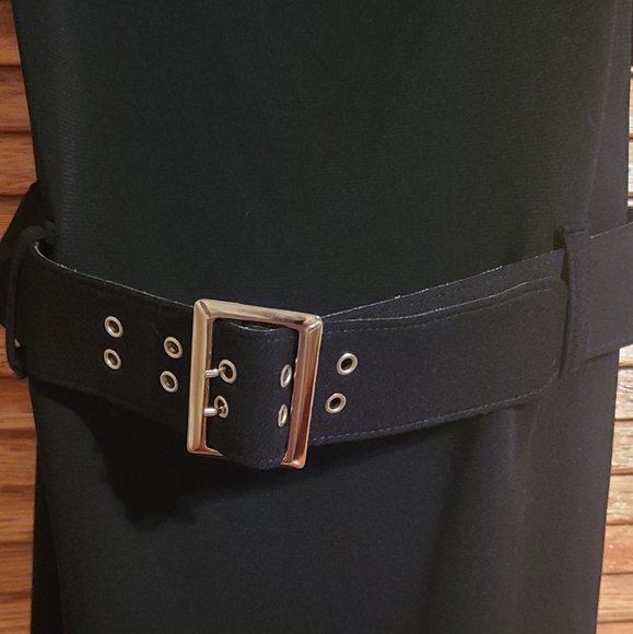 Dress - Picture 3 of 8